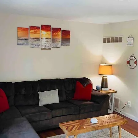 Peaceful Condo In Center Of Wildwood